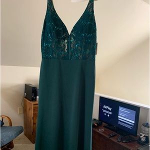 Brand new formal dress size 14.